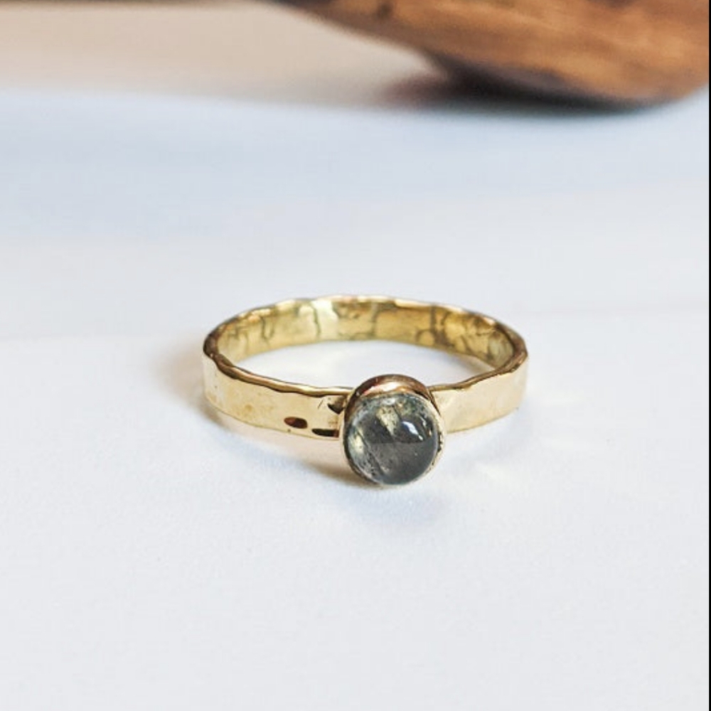 NWT Baizaar Round Labradorite Hammered Stacking Ring